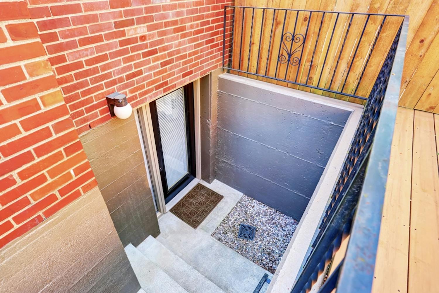 Pysäytä varas. Käytä vahvaa ja pinnoitettua turvalasia Pysäytä varas. Käytä vahvaa ja pinnoitettua turvalasia